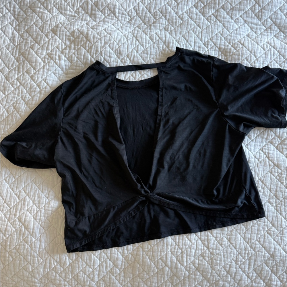 Fabletics Open Back Cropped T (small) - Picture 2 of 4